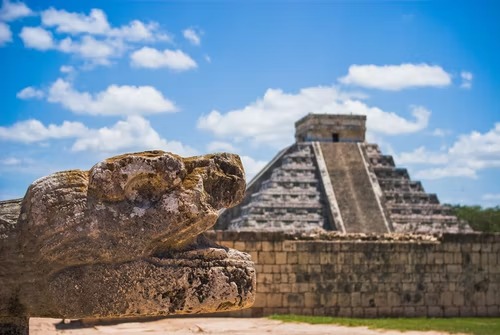 Chichen-Itza scenery