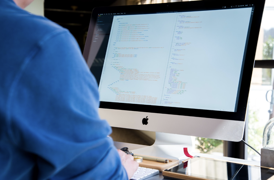 Software Outsourcing for Non-Tech Founders: A Stress-Free Guide